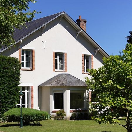L'Atelier Du Chateau Saint-Ay Екстериор снимка